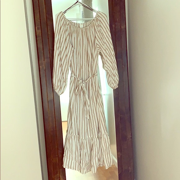 H&M Dresses & Skirts - Maxi long sleeve cotton dress. H&M Dresses & Skirts - Maxi long sleeve cotton dress.